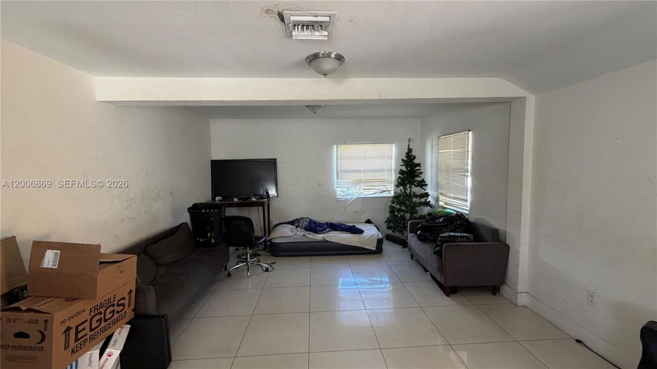 2071 NW 86th St , Miami, FL 33147 Photo