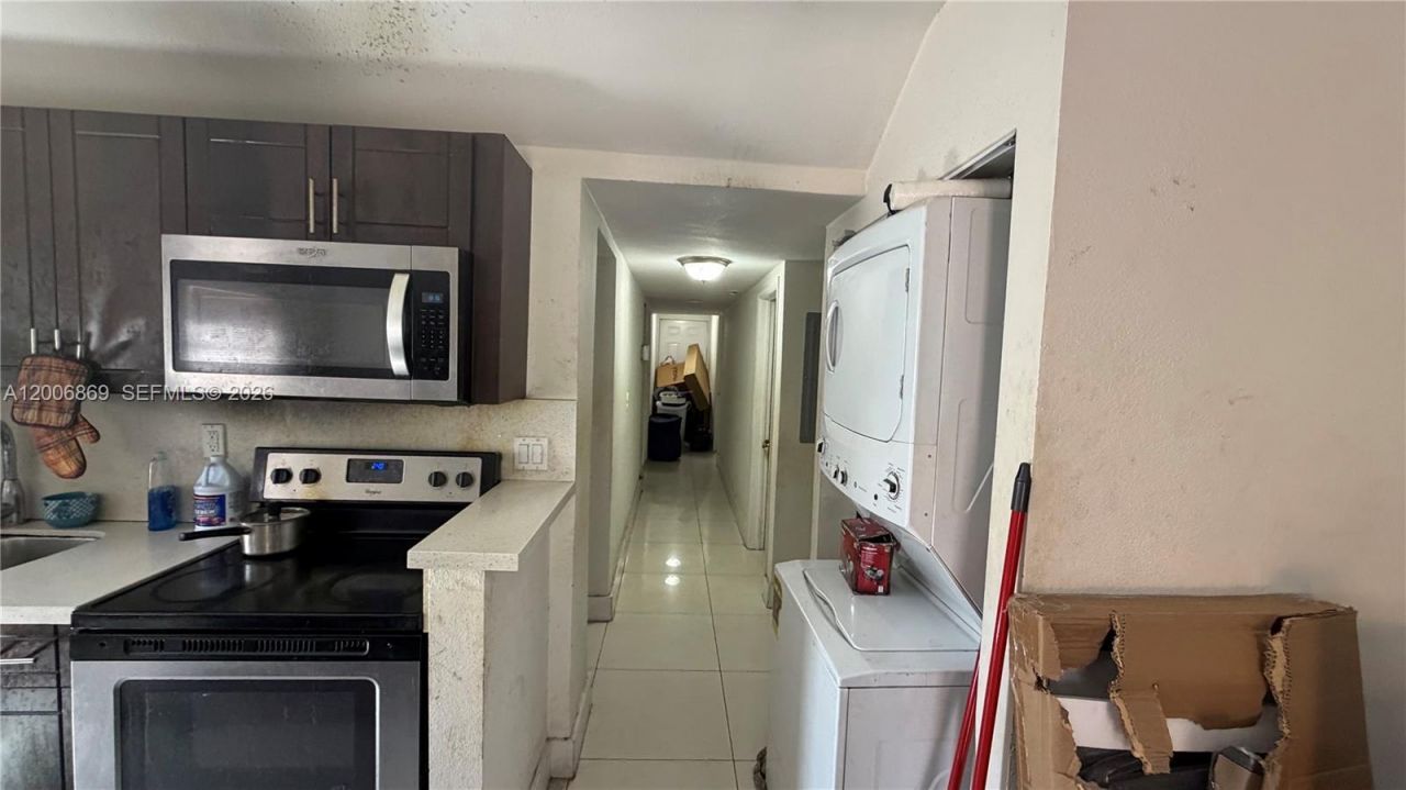 2071 NW 86th St , Miami, FL 33147 Photo