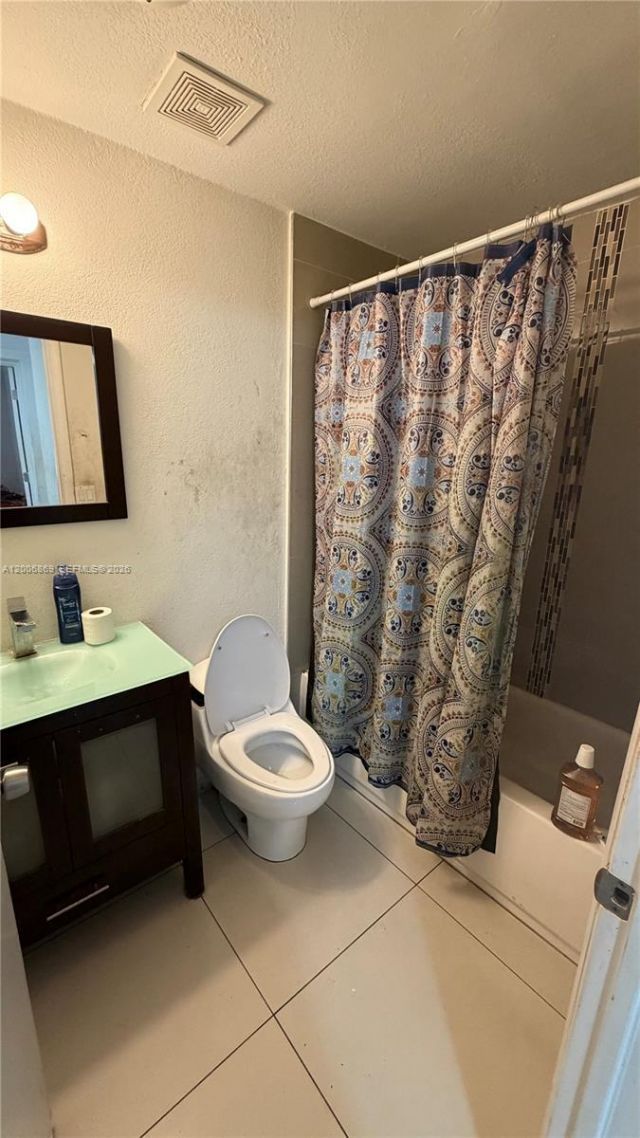 2071 NW 86th St , Miami, FL 33147 Photo