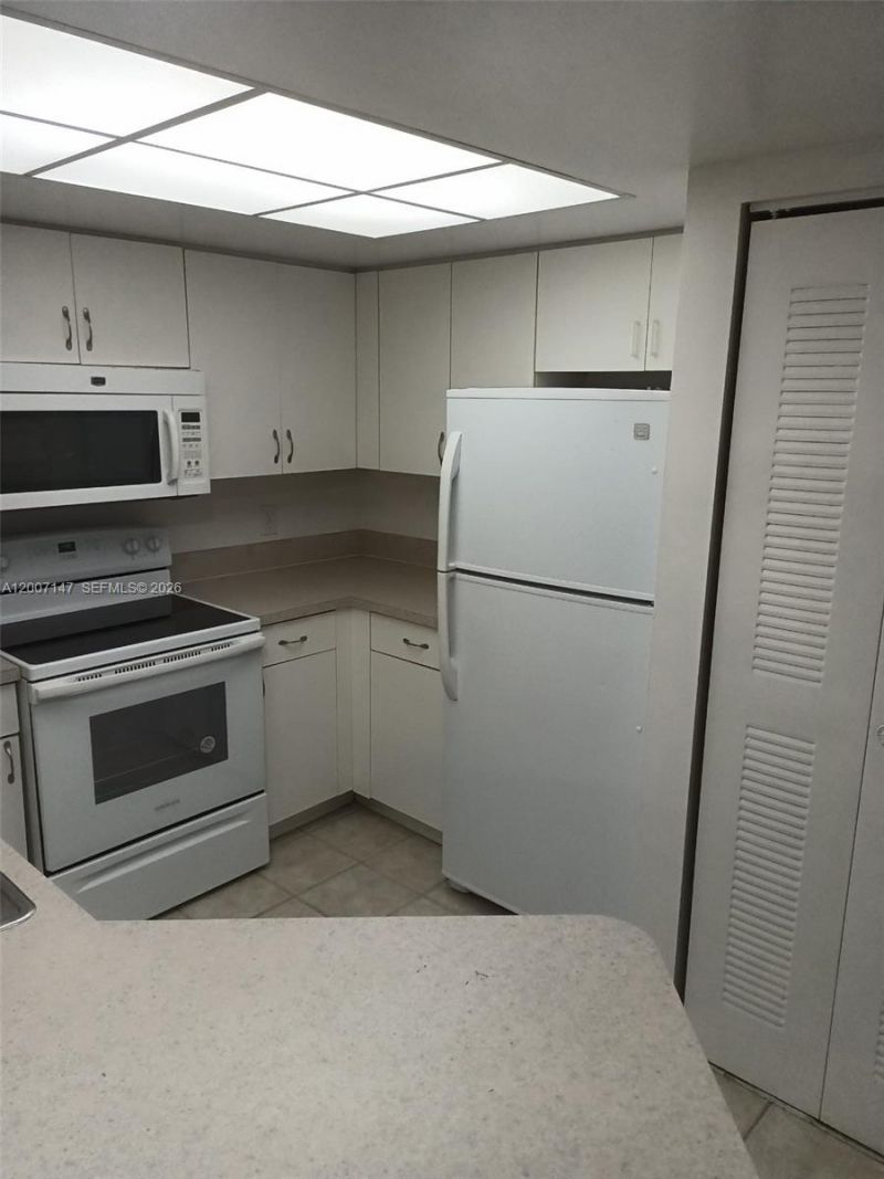 4175 N Haverhill Rd , Unit 922, West Palm Beach, FL 33417 Photo