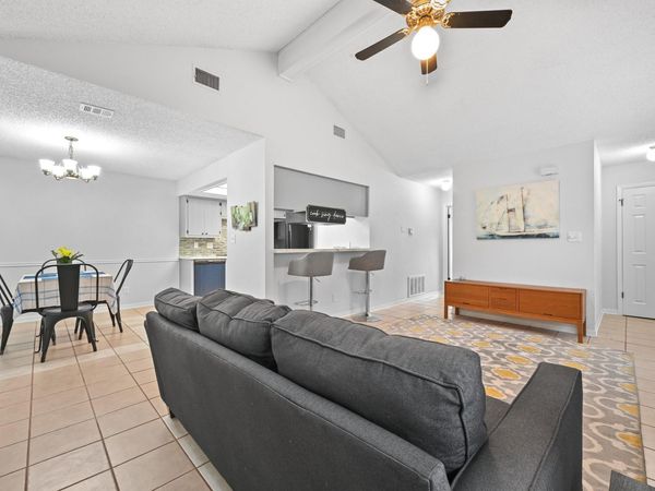 275 Mooring CIR, Unit A, Lakeway, TX 78734