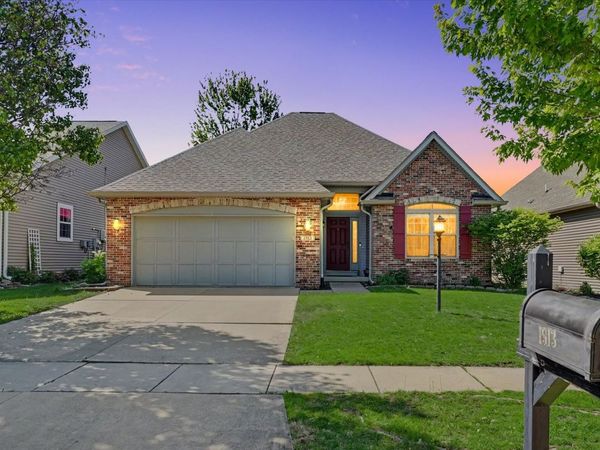 1913 Quail Run Drive , Mahomet, IL 61853