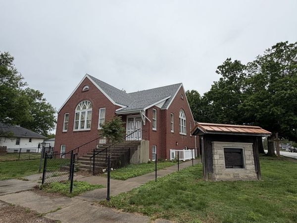 101 W Hardin Street , Centralia, IL 62801