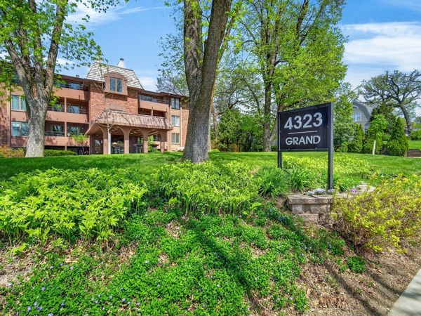 4323 Grand Avenue, Unit 103, Des Moines, IA 50312