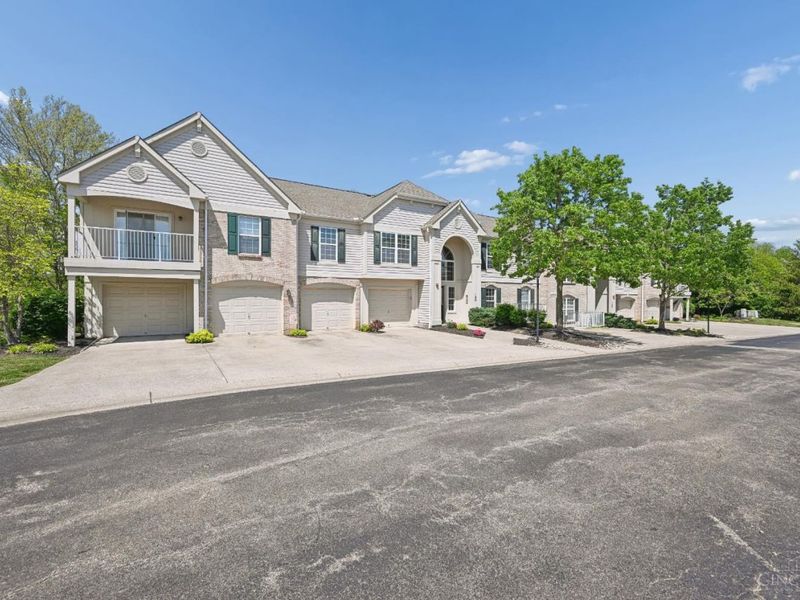 150 Gateway Drive, Unit G, Milford, OH 45150 Photo 2