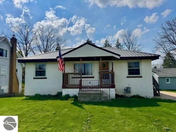 520 Franklin S, St Louis, MI 48880