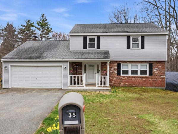 35 Shannon Road, Hampstead, NH 03841