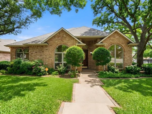 5200 Independence Avenue, Arlington, TX 76017