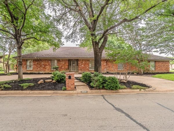 2609 Shadow Ridge Drive , Arlington, TX 76006