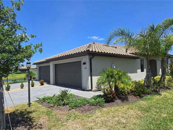5307 CRYSTAL HARBOR COVE , BRADENTON, FL 34211