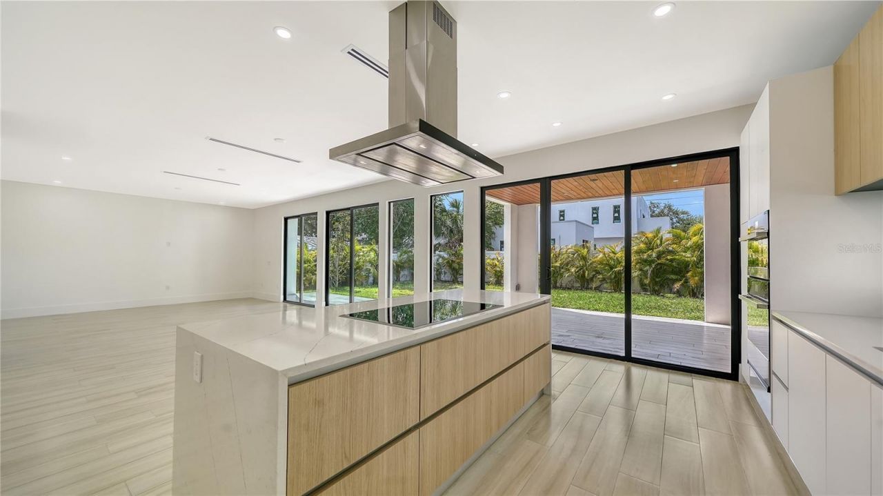 1734 Wisconsin Lane, Sarasota, FL 34239 Photo