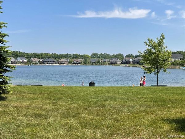 1170 Glass Lake Circle , Oxford Twp, MI 48371