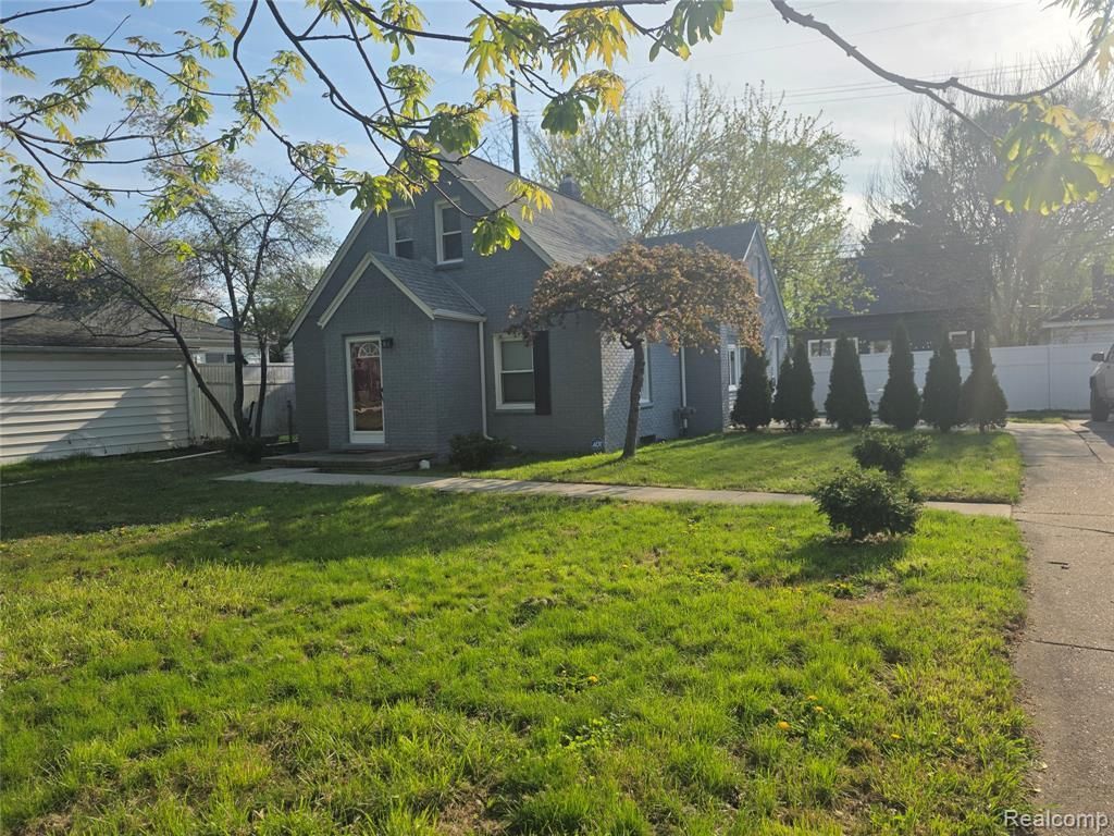 21958 Birchwood Avenue, Eastpointe, MI 48021 Main Photo