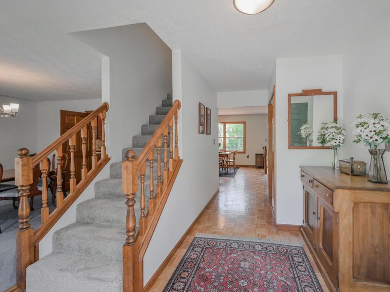 660 W Eva Circle, Springfield, OH 45504 Photo 6