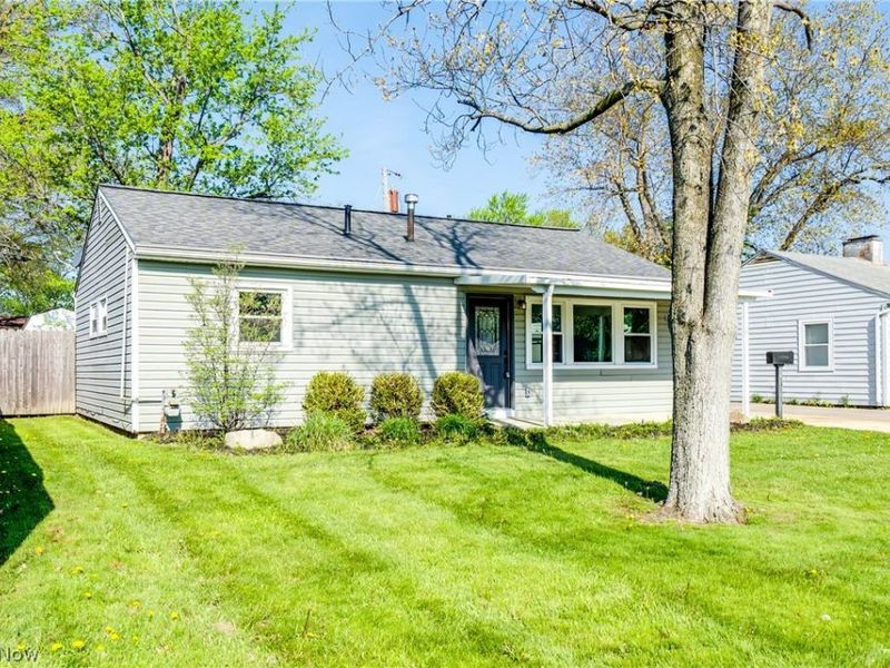 4314 Talbot Lane, Lorain, OH 44055 Photo 2