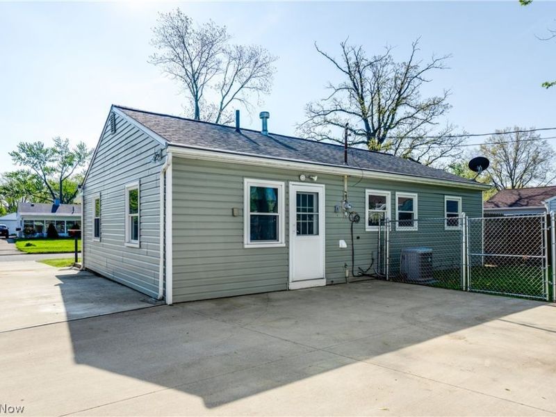 4314 Talbot Lane, Lorain, OH 44055 Photo 32