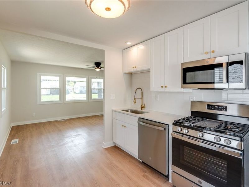 4314 Talbot Lane, Lorain, OH 44055 Photo 6