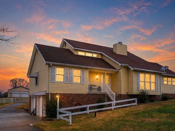 1041 Sandy Valley Rd , Hendersonville, TN 37075