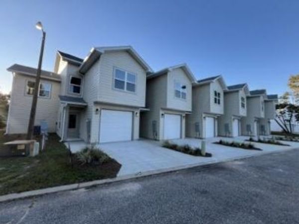 2879 Leahs Lane, Navarre, FL 32566