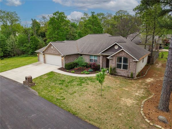 2 Haworth Circle, Bella Vista, AR 72714