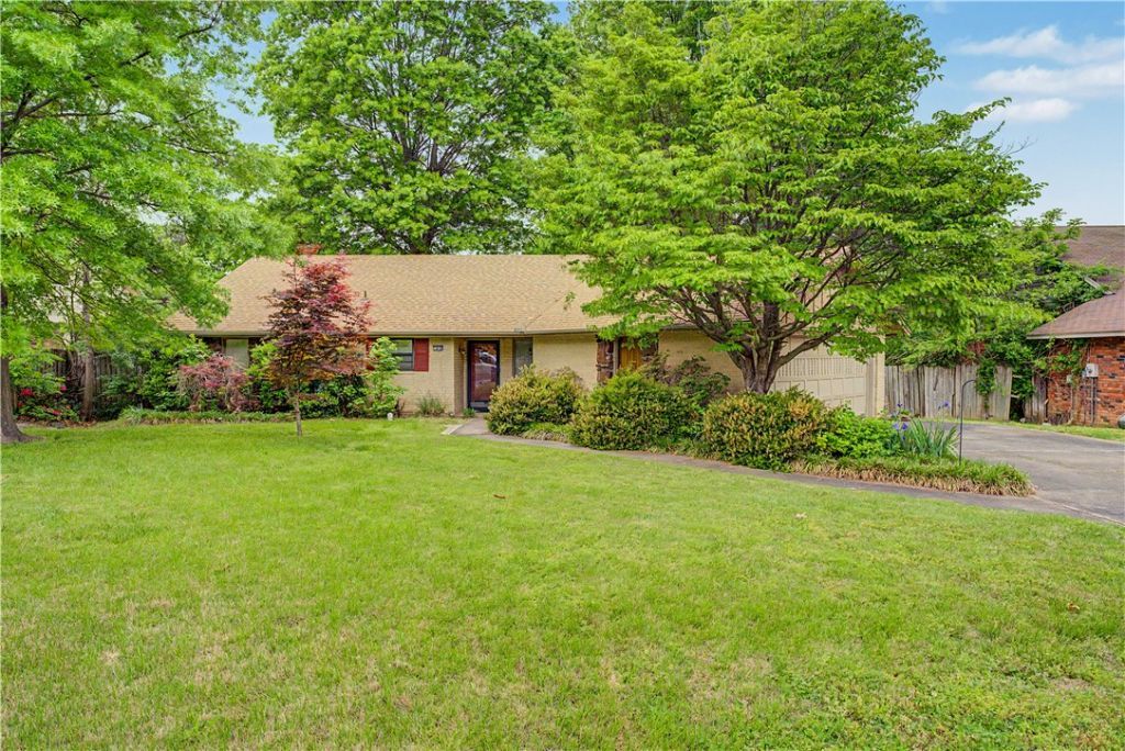 1434 Buena Vista Circle, Springdale, AR 72762 Main Photo