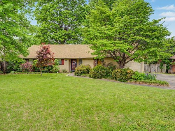 1434 Buena Vista Circle , Springdale, AR 72762