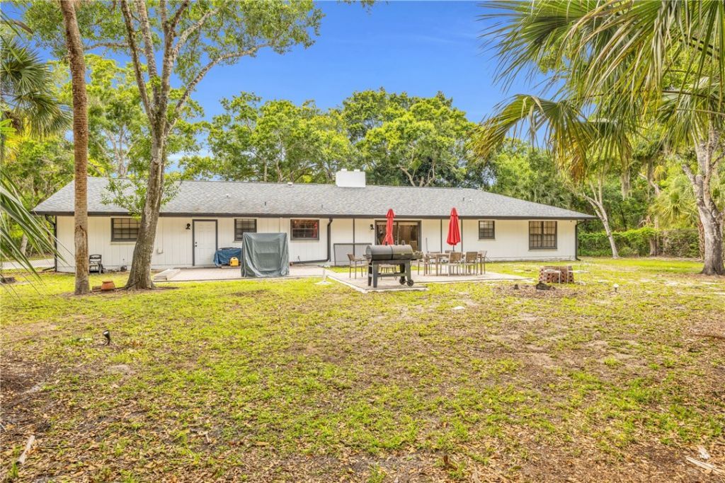 1650 44th Avenue, Vero Beach, FL 32966 Photo