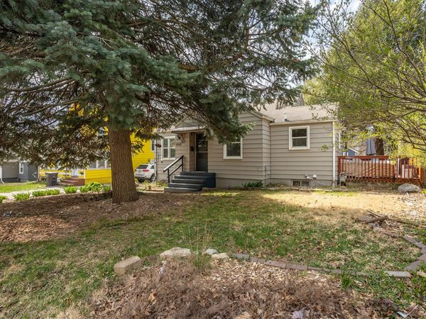 668 32nd Street, Des Moines, IA 50312