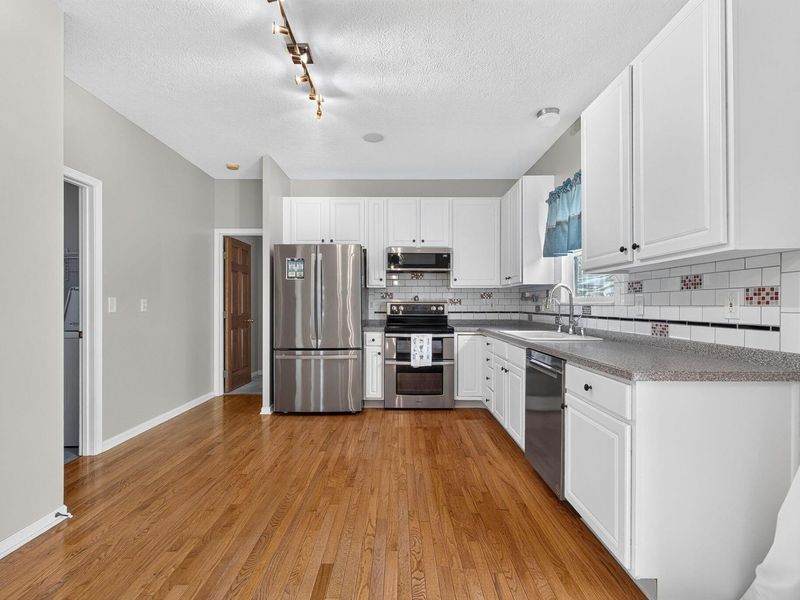 7215 Bromfield Drive, Canal Winchester, OH 43110 Photo 4