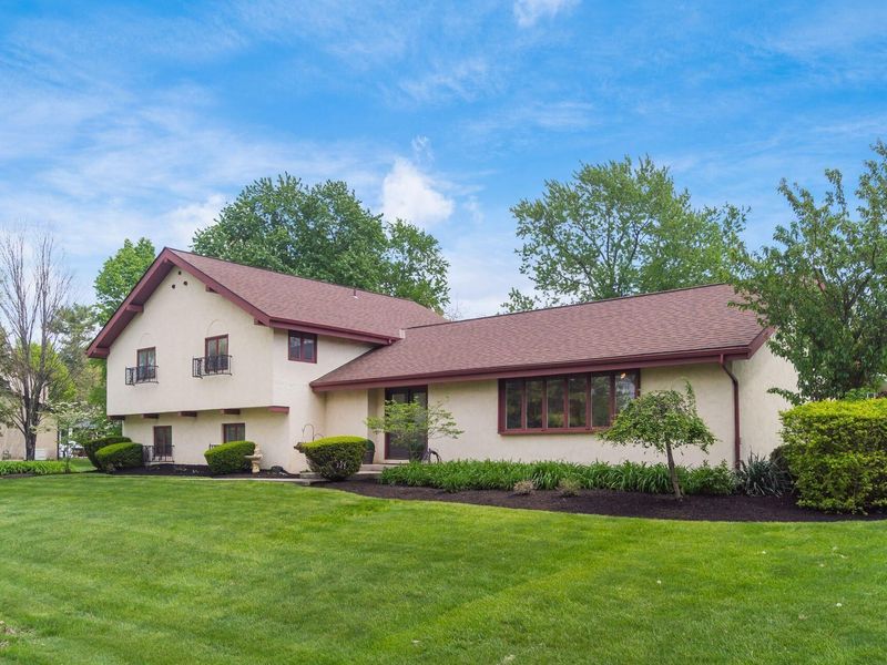 240 Old Trail Drive, Columbus, OH 43213 Photo 2