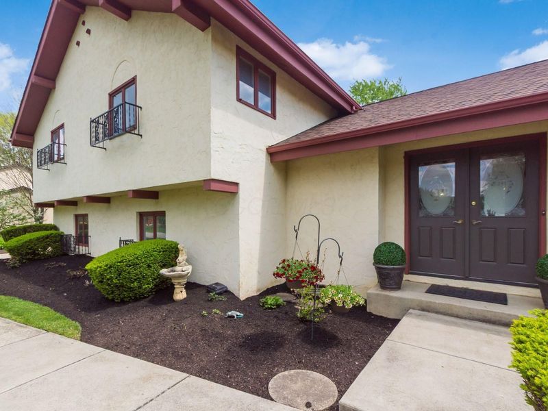 240 Old Trail Drive, Columbus, OH 43213 Photo 3