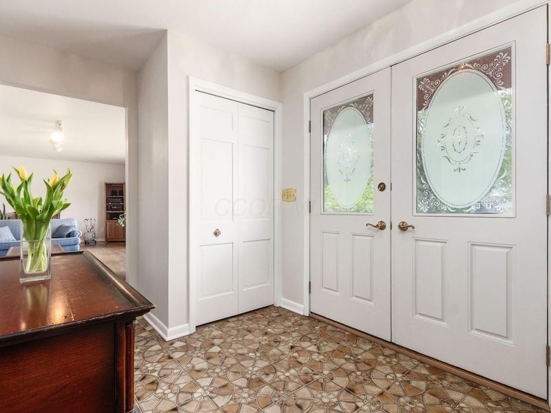 240 Old Trail Drive, Columbus, OH 43213 Photo 6