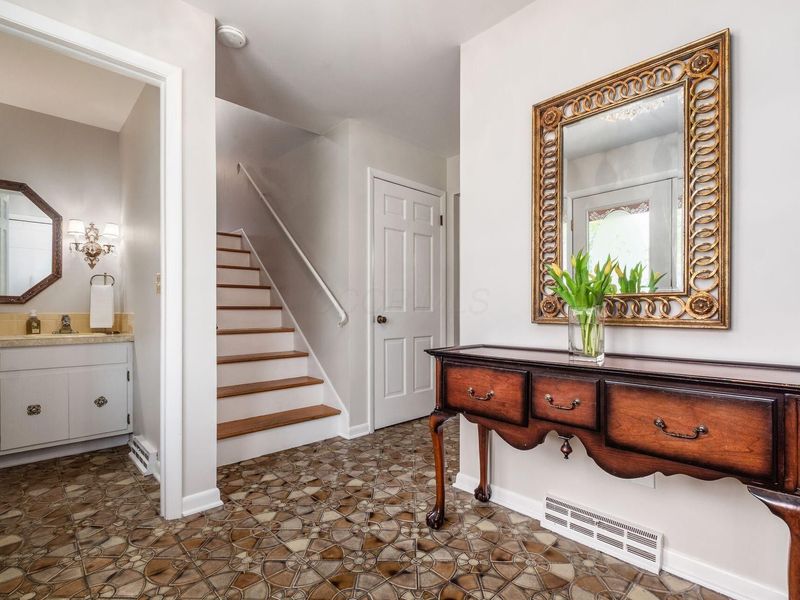 240 Old Trail Drive, Columbus, OH 43213 Photo 7