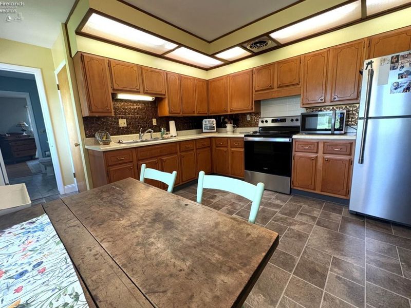 518 Kennedy Drive, Willard, OH 44890 Photo 17