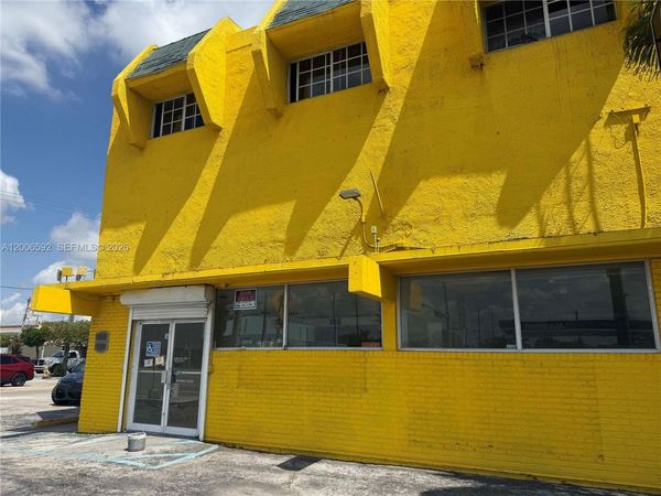 9193 SW 40th St , Miami, FL 33165