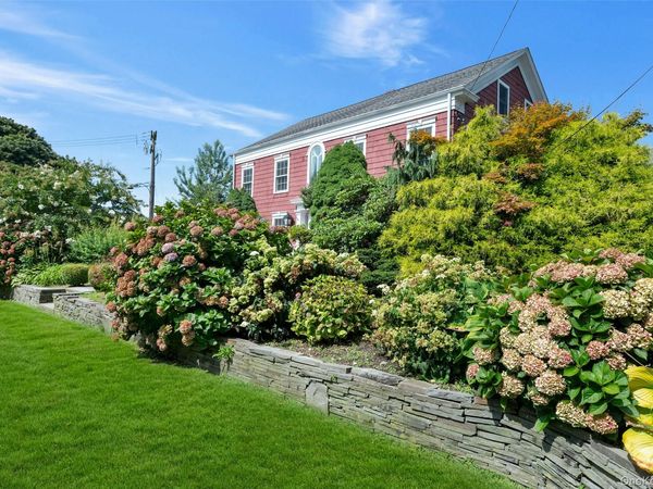 15405 Main Road , Mattituck, NY 11952