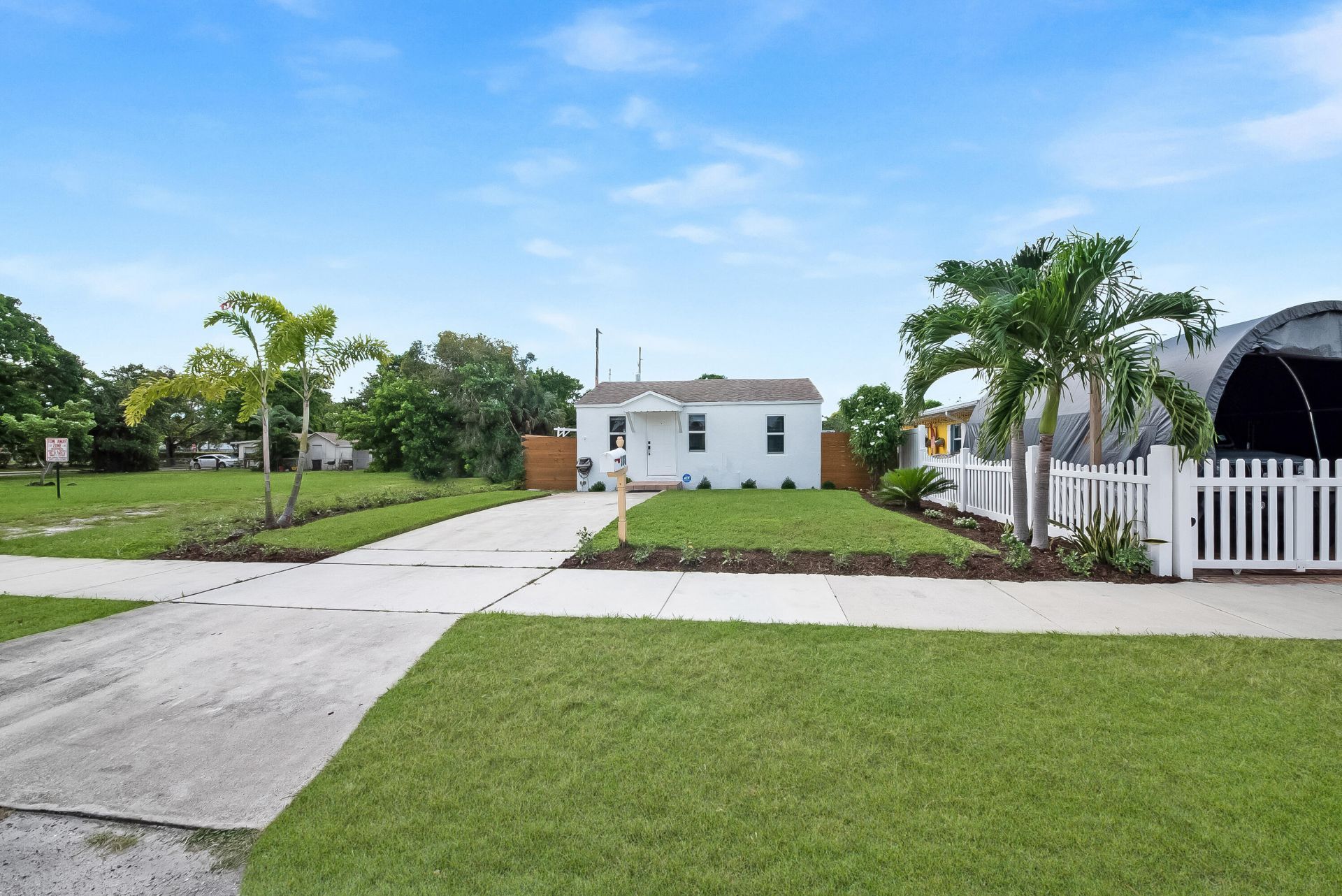 308 SW 1st Street, Delray Beach, FL 33444 Photo