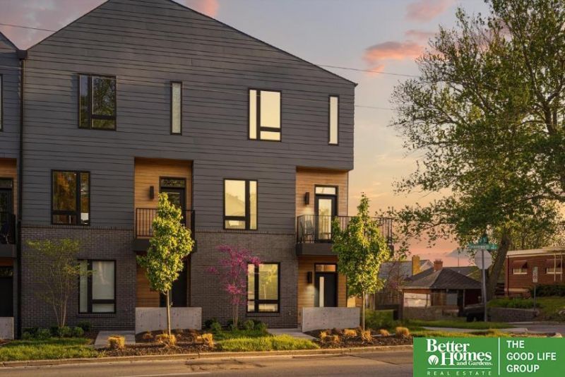 5314 Elmwood Plaza, Omaha, NE 68106 Main Photo