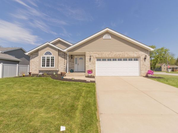 5510 Malibu Drive , Lowell, IN 46356