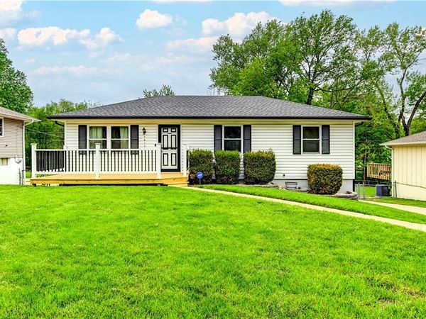 1612 N Ponca Drive, Independence, MO 64058