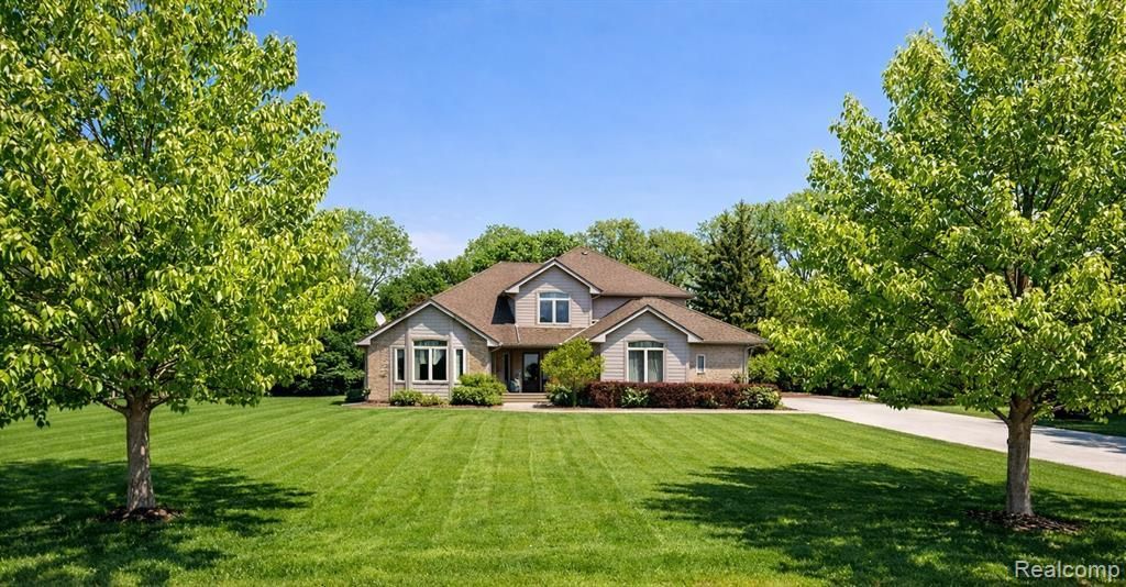 4197 Lake Forest Drive E , Ann Arbor, MI 48108 Main Photo