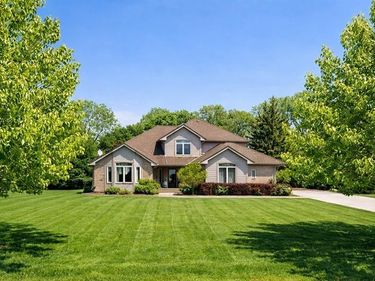 4197 Lake Forest Drive E, Ann Arbor, MI 48108