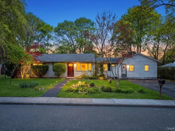 10 Tulip Street , Huntington, NY 11743