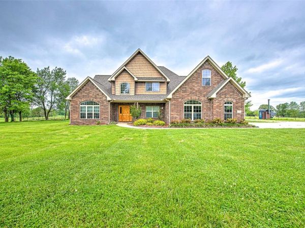 222 Spring Creek Road, Lowell, AR 72745