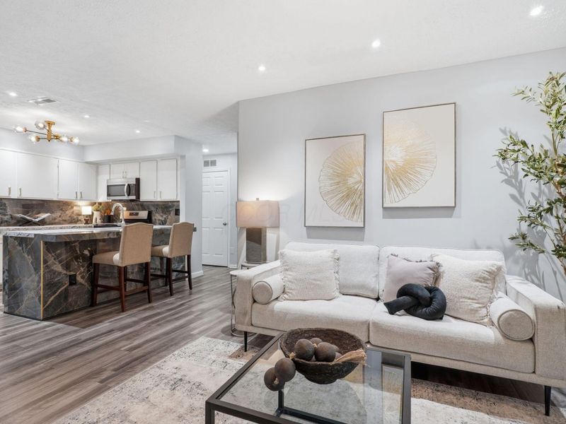 5334 Darlington Road, Unit DR5334, Columbus, OH 43220 Photo 4