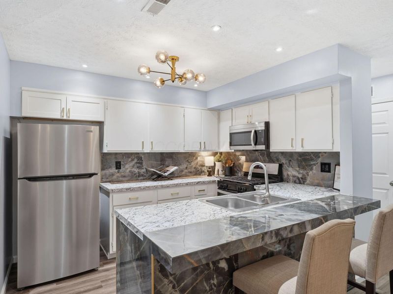 5334 Darlington Road, Unit DR5334, Columbus, OH 43220 Photo 7