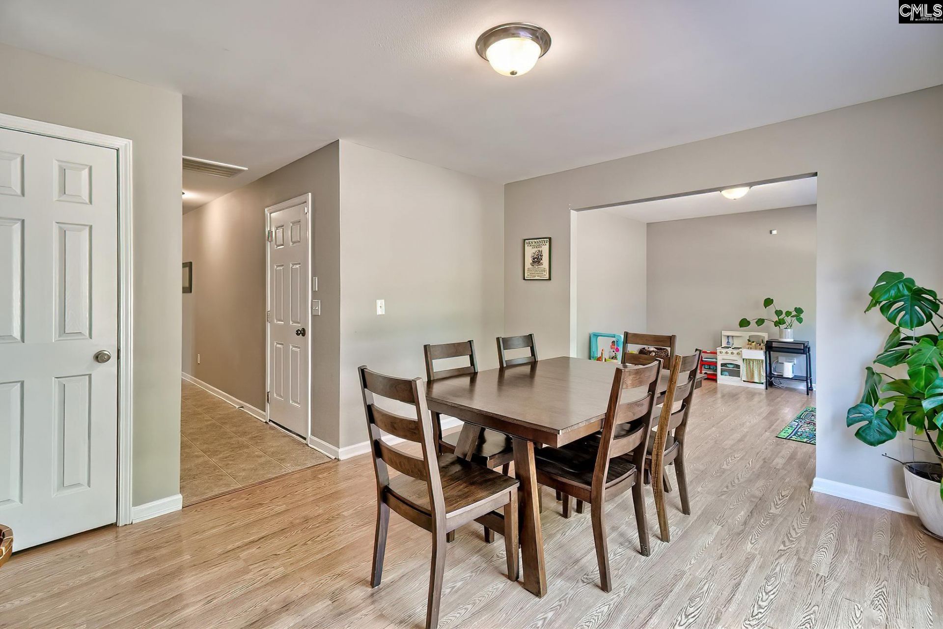 215 Eagle Pointe Drive  Photo 11