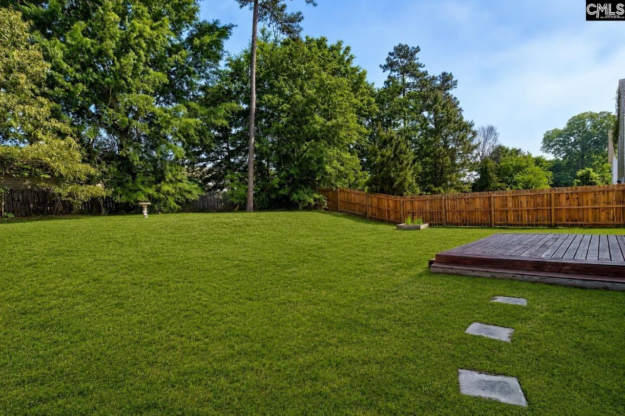215 Eagle Pointe Drive Photo 2