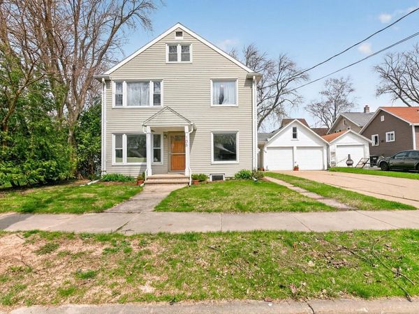 106 W PARKWAY BOULEVARD, Appleton, WI 54911