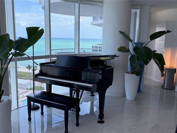6301 Collins Ave, Unit 1207, Miami Beach, FL 33141